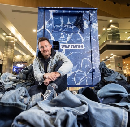 Swap Station: Canary Wharf Shoppers’ Second-Hand Clothes to be Transformed into Art for Earth Day