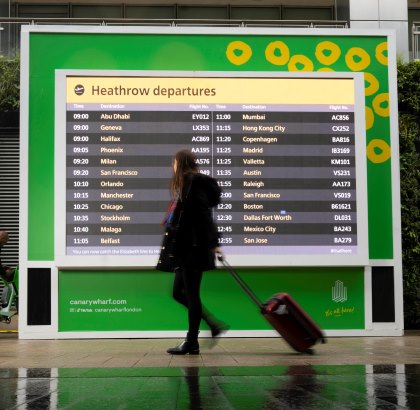 From Office to Airport in 45 Minutes – Flight Departure Boards Installed at Canary Wharf as Elizabeth Line Connects Directly to Heathrow