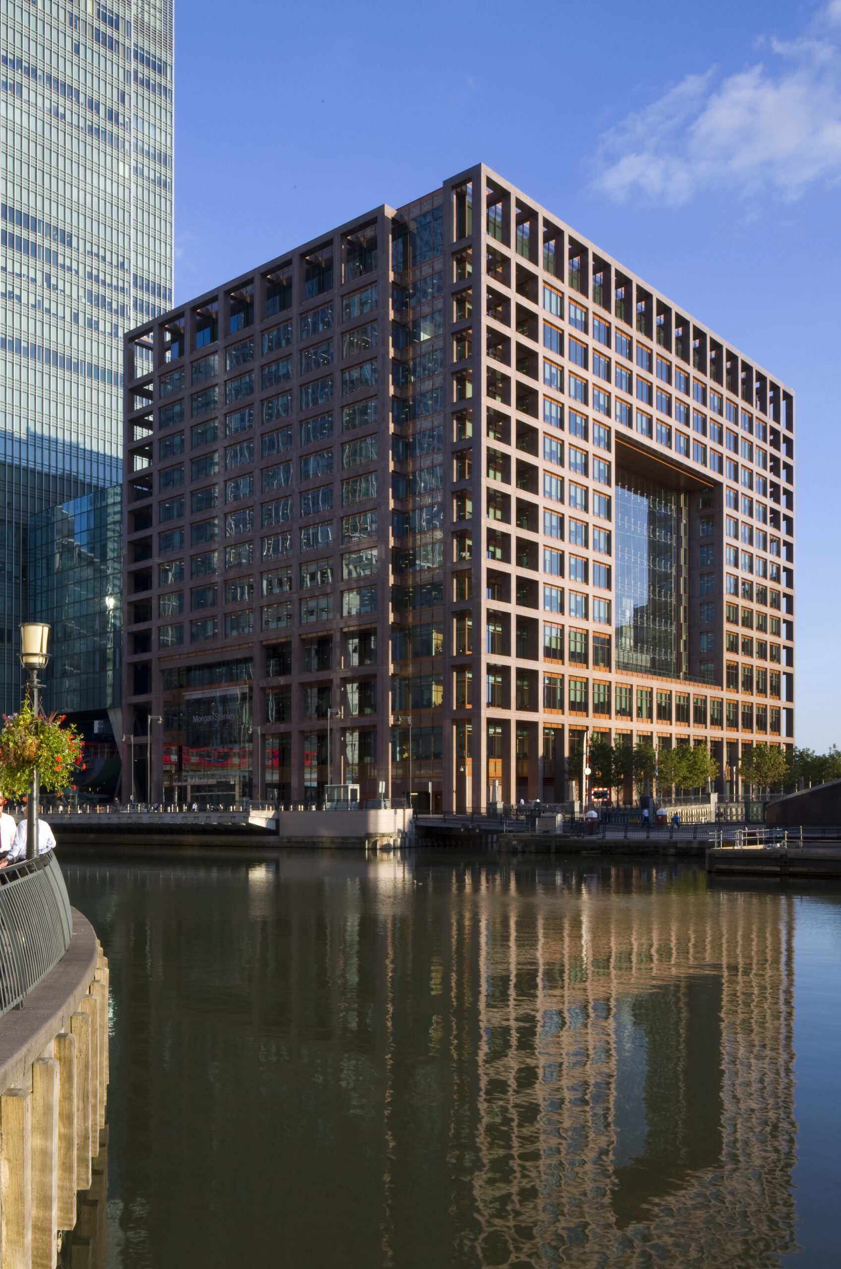 Morgan Stanley recommits to Canary Wharf